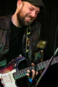 Henrik Freischlader (guitars, vocals)