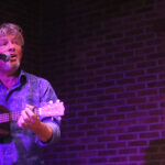 Harry Hendriks auf der Ukulele