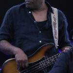 Tenny Tahamata (bass)