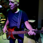 Lonnie Glass (bass, backing vocals)