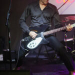 Robert La Roche (electric guitar, acoustric guitar, backing vocals)